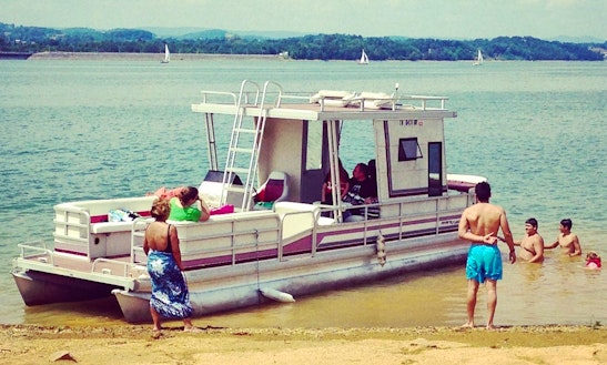 Rent A 1993 Riviera Cruiser Pontoon For 16 People In Jefferson City, Tennessee