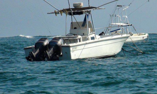 Fishing Trip With Twin Outboard Engine 27′ Robalo Boat In Costa Rica