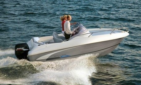 Beneteau Fl 550 Sun Deck Center Console