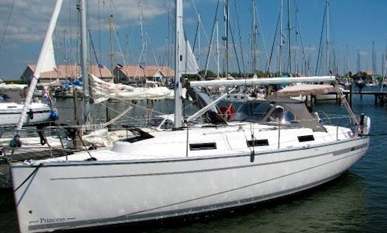 Bavaria 32 Cruiser Cruising Monohull Rental In Saint-mandrier-sur-mer, France