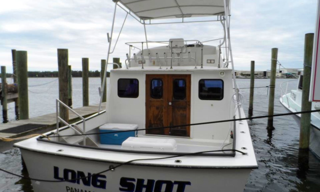 41' Sport Fisherman "Long Shot" Fishing Charter in Panama