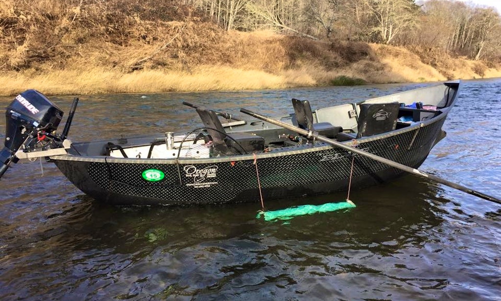 fishing guide drift boat guided drift boat fishing on willamette valley getmyboat fishing guide drift boat guided drift boat fishing on willamette valley getmyboat