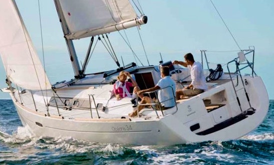 Oceanis 34 Cruising Monohull Rental & Trips In Larmor-plage, France