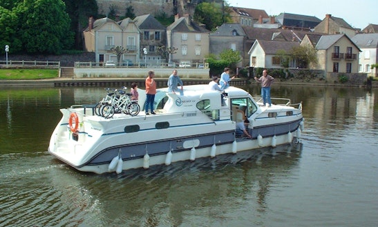 Charter A 44ft Motor Yacht For 10 Persons In Bourgogne, France