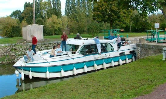 Charter A 44ft Motor Yacht In Saverne, France For €2,296 Per Week