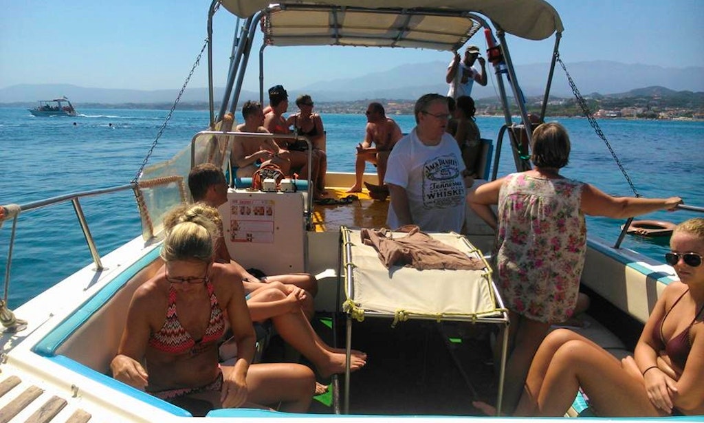 glass bottom boat chania glass bottom boat island trips in chania getmyboat glass bottom boat chania glass bottom boat island trips in chania getmyboat