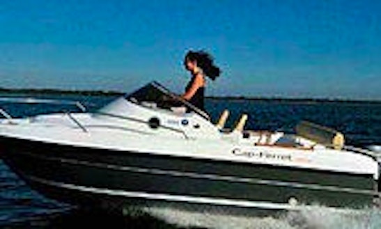 Cap Ferret 472 Deck Boat Rental In Hourtin, France