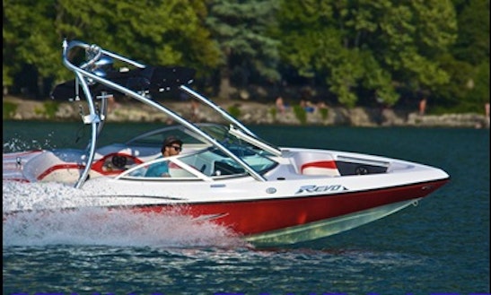 Wakesurf Ou Wakeboard, Ce Bateau Est Idéal Pour Les Sessions De Glisse