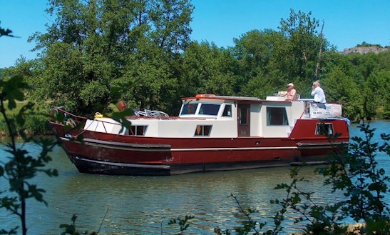 Charter The Burgundy 1200 Canal Boat In Vermenton, France