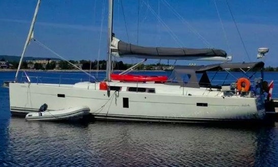 Charter The 44ft
