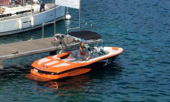 Charter 30' Bowrider In Saint-jean-cap-ferrat, Provence-alpes-côte D'azur