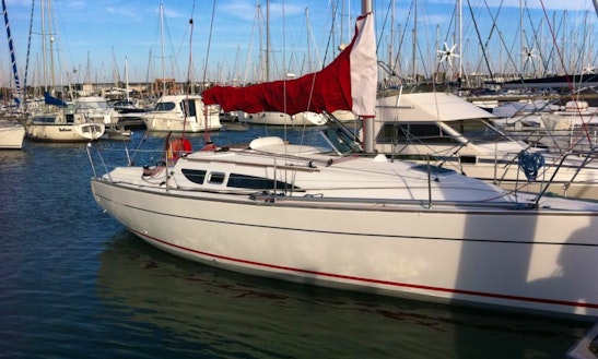 Rent 31' Jeanneau Sunfast Cruising Monohull In La Rochelle, France