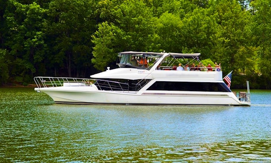 Crewed Charter On 60ft Luxury Motor Yacht In Lake Hickory, North Carolina