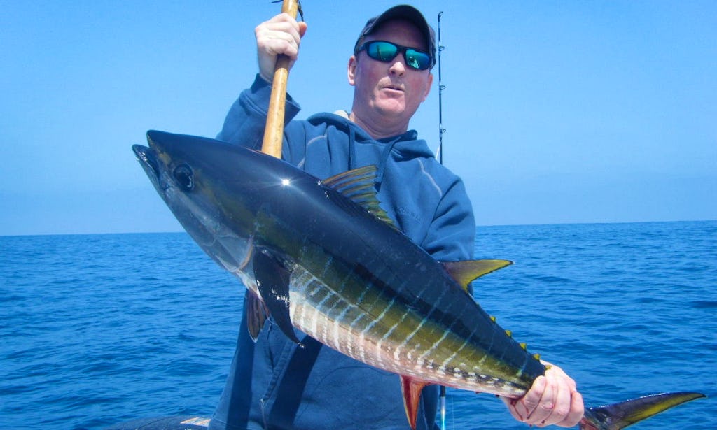 Long Beach Fishing Charter On 23 Robalo Cayman Center Console