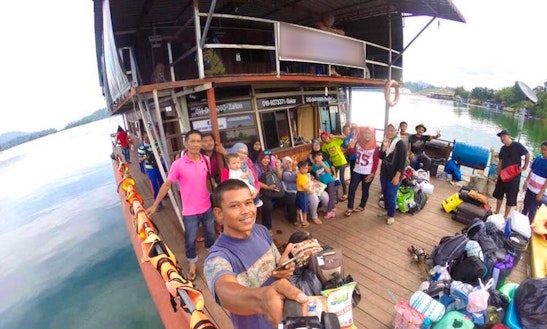 Live On Floating Houseboat For 2 Days, 1 Night In Kuala Berang, Malaysia