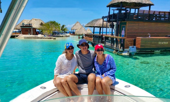 Roatan Private Boat Tours And Enjoy All The Beauty That Roatan Has To Offer
