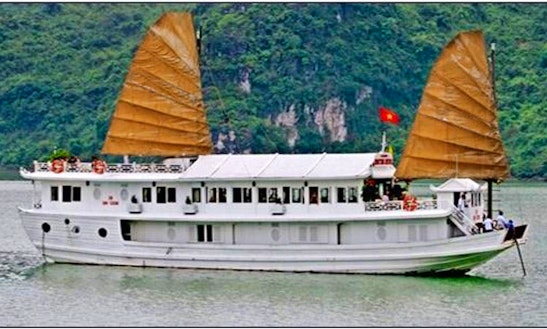 Discover The Natural Beauty Of Hanoi,vietnam With Majestic Cruise Houseboat