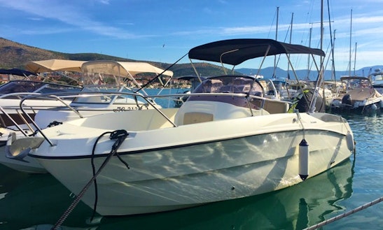 22' Motor Yacht Rental In Splitsko-dalmatinska županija, Croatia