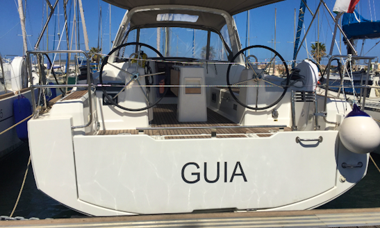 Charter 35' Beneteau Oceanis - Guia Cruising Monohull In Oristano, Italy
