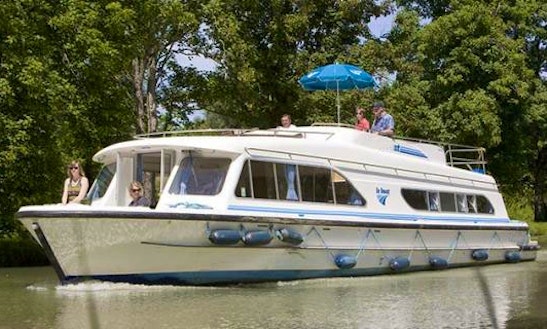 Canal Boat Cruise Trip For 4 Person In Nivernais, France | The Chablis Long Break Cruise