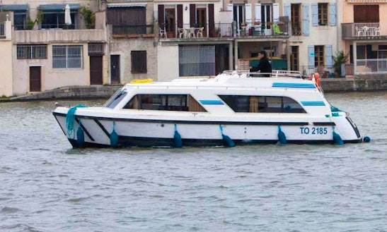 29' Canal Boat For 4 Person | The Auxerre Short Break Cruise In Nivernais, France