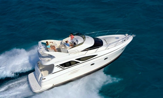 Motor Yacht Rental In Washington