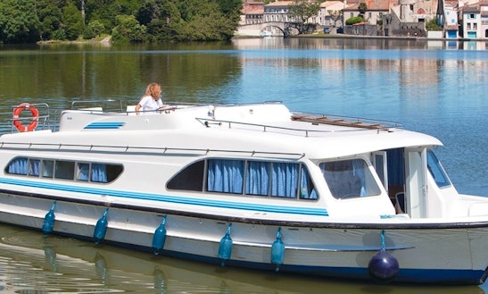 Hire This Amazing 47' Canal Boat For 12 Persons In Burgundy, France