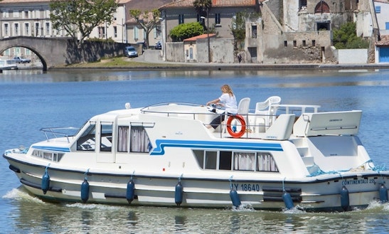 Cruise Over Carrick On Shannon, Ireland With This 42' Well Equipped Canal Boat