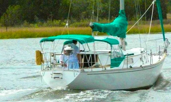Charter On 32ft Morgan Sailboat In Little River, South Carolina