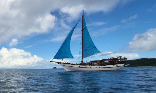 Book An Amazing Diving Cruise In Labuhan Badas, Indonesia!